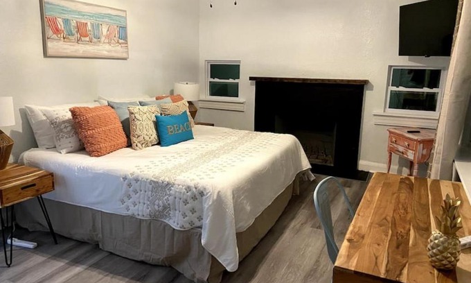 River Ridge Estates Haus | 5 bed 4 bath pool table fire pit walk to beach