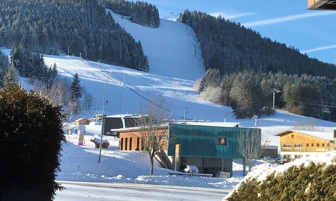 Metabief Wohnung | 5-bed apartment at the foot of the slopes, ski room, parking, view of the slopes
