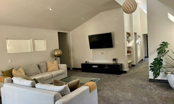 Havelock North Haus | 5 bed house centre of Havelock