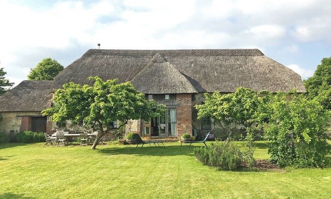 Holworth Hütte | 5 bedroom accommodation in Affpuddle, near Dorchester