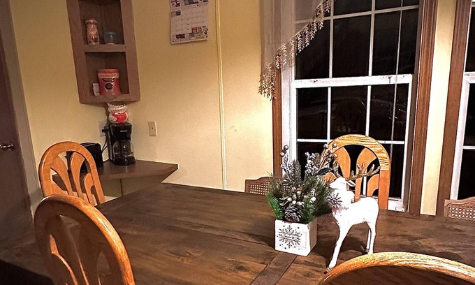 Allagash Haus | 5 bedroom home minutes from Allagash wilderness. pet friendly!