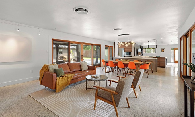 Slidell Haus | 5 bedroom Luxe Home w/ Basketball Court