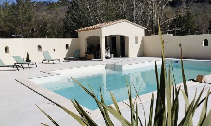 Chateauvert Villa | 5 bedroom villa, 2 hectares, swimming pool, river