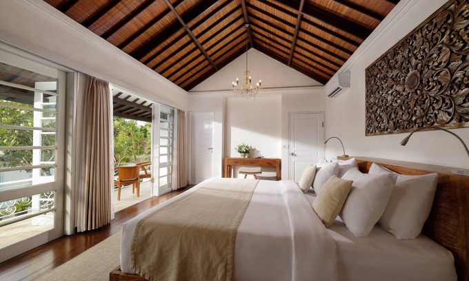 Sunset Road Villa | 5 Bedrooms Private Pool in Seminyak