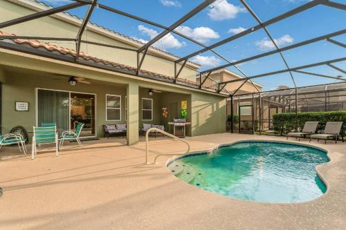 Loughman Haus | 5 Beds Heated Pool at Solterra Resort