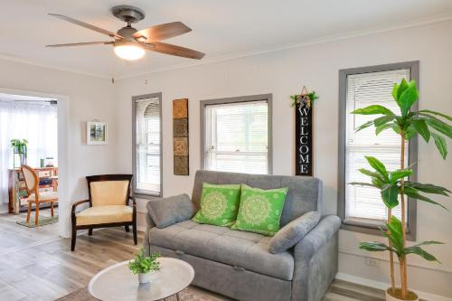 Ocean Grove Wohnung | 5 Blocks to Beach Apt with Balcony in Ocean Grove!