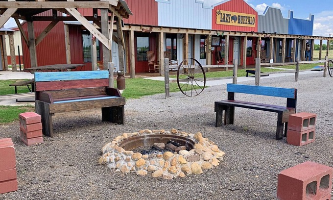 Cache Kabine | 14 Personen, ideal für Wiedervereinigungen ~ 4 Hütten im Lazy Buffalo, in der Nähe der Berge
