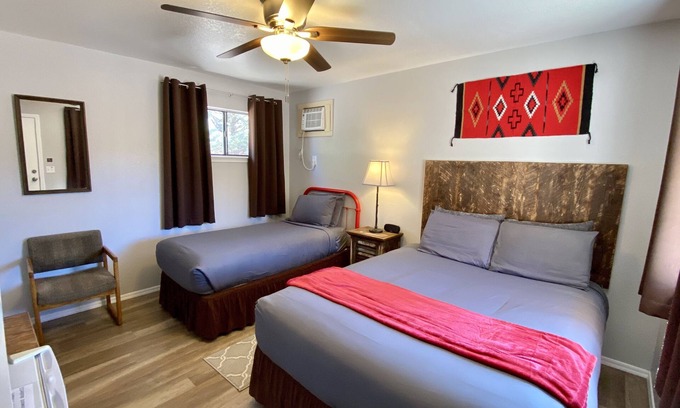 Glenwood Haus | #5 Casita Victorio at the Catwalk, 1 BdRm Casita Kitchentte