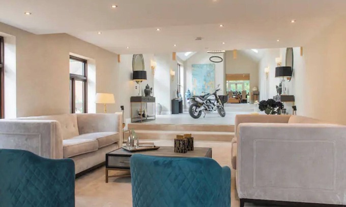 Little Witcombe Sonstige | 5* Luxury 15th Century Tudor Entire Wing. Secluded