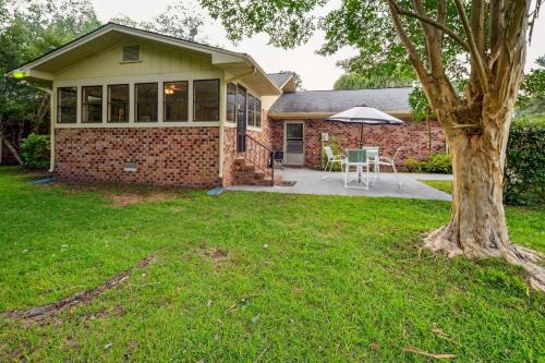 Myrtle Beach Haus | 5 Mi to Boardwalk Myrtle Beach Home Near Golfing