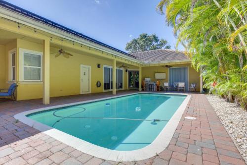 Jupiter Haus | 5 Mi to Jupiter Beach Park Poolside Oasis!