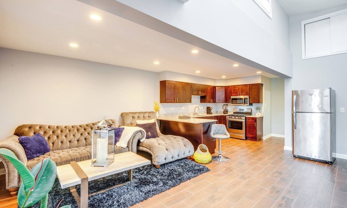 Ashburn Wohnung | 5 Mi to Midway: Walkable Chicago Apartment
