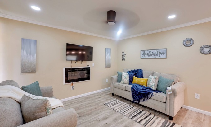 Crestline Heights Haus | 5 Mi to UAB: Group-Friendly Birmingham Retreat