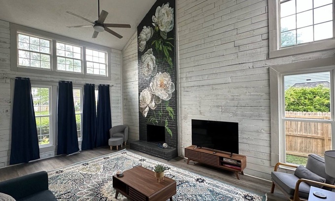 Fishers Haus | 5 min from downtown Fishers, IN! 4bd, 2.5ba, dog friendly w/ deck & grill, games