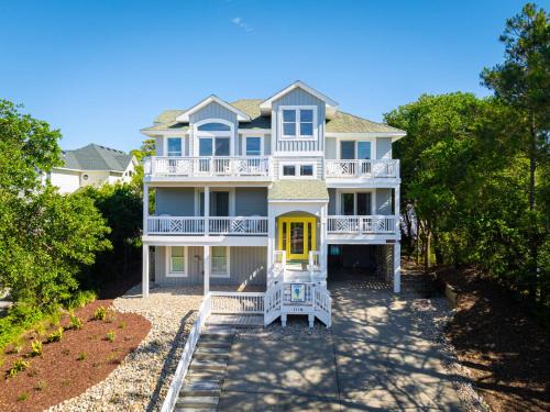 Corolla Light Haus | 5 Min to Beach Pool Hot Tub Resort Amenities