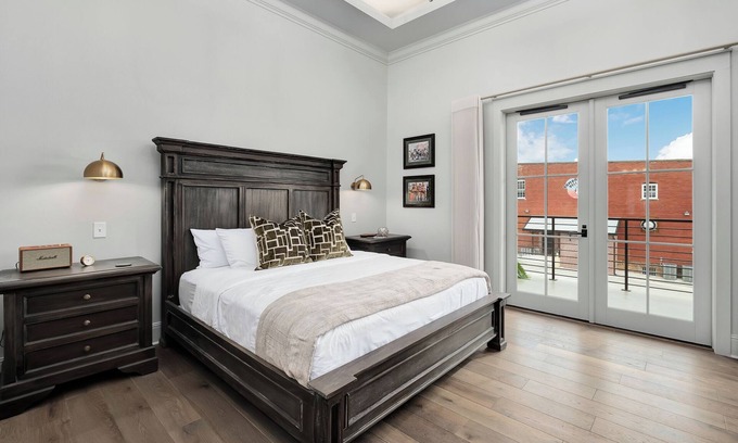 Cullman Hotel | 5 Minutes from I65 | In the heart of Cullman | Experience The Frankweiler