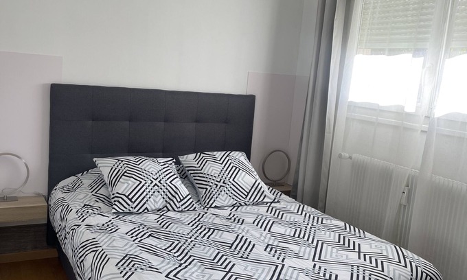 Villeparisis Wohnung | 5 minutes from the station. Located between Paris, Disneyland & Asterix