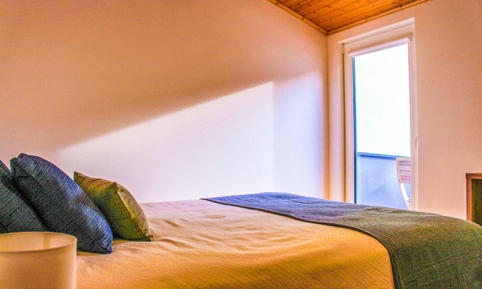 Gois Hütte | 5 Minutes from the River Beach, Room in Góis for Two in a Quiet Rural Place