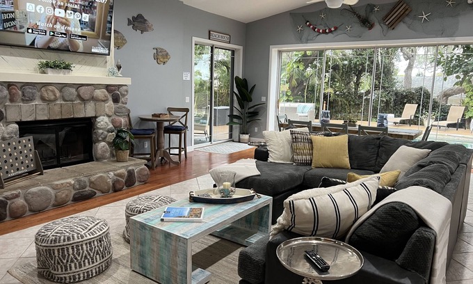 Harbor Bluffs Haus | 5 minutes to beach, golf cart included!!