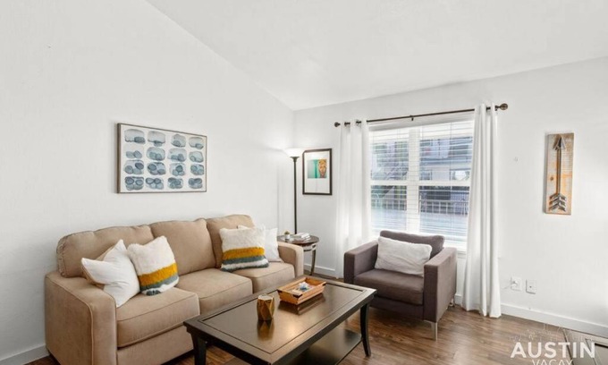 Barton Hills Wohnung | 5 Minutes to Zilker Barton Springs with Parking