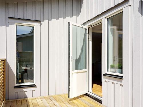 Lokholmen Haus | 5 person holiday home in STRÖMSTAD