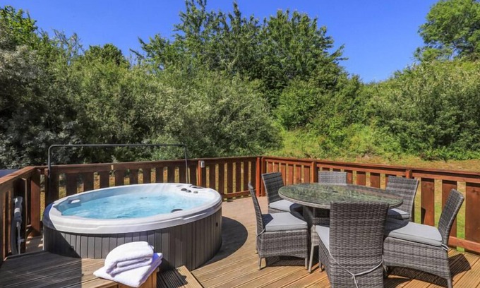 Winchester Kabine | Preisgekrönte 5-Sterne-Scandinavian Lodge mit luxuriösem Whirlpool