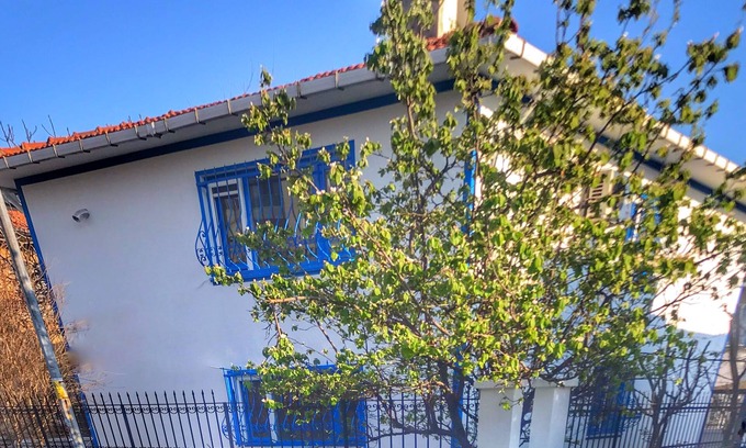 Kucukbakkalkoy Haus | 5 Star private detached house & garden FH