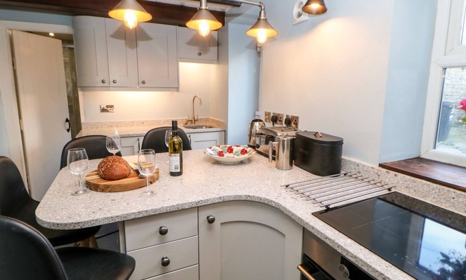 South Richmond Hütte | 56 The Green