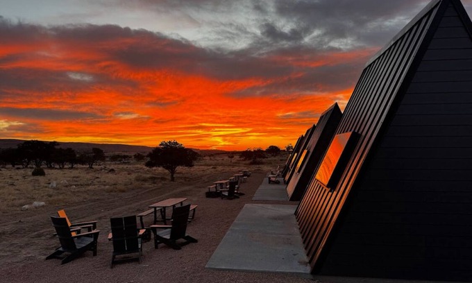 Teasdale Kabine | #57 Star-Gazing A-frame cabin, 2 double beds, pet friendly bathroom at bathhouse