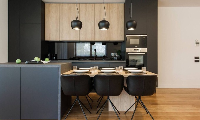 Glyfada Wohnung | 5BD 2 Level Beachfront Luxury Apt by the Olon