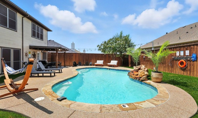 Burleson Haus | 5BD/3BA Pool Oasis – Come Rest, Relax & Recharge