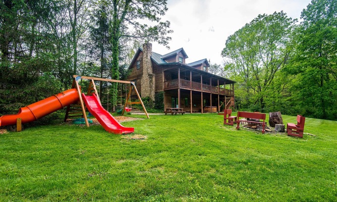 Morgantown Haus | Enchanted Lake Lodge