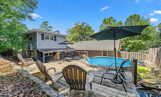 Columbus Haus | 5BR Above Ground Pool Grill Pool Table Fire Pit