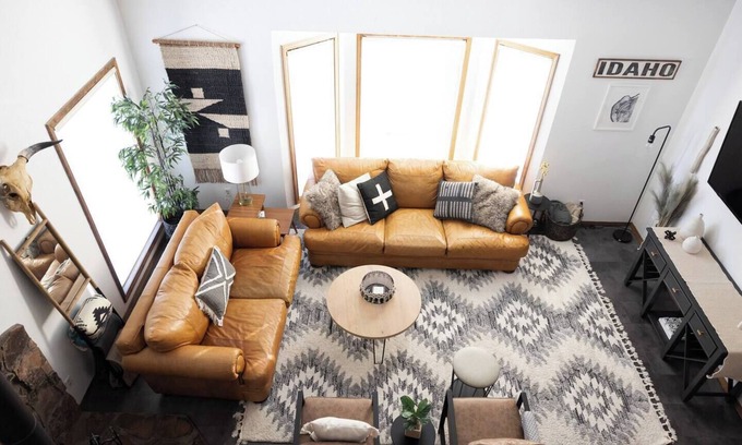 Cascade Haus | 5BR Home/Walk To Lake-Golf/Game Room/Fire Place