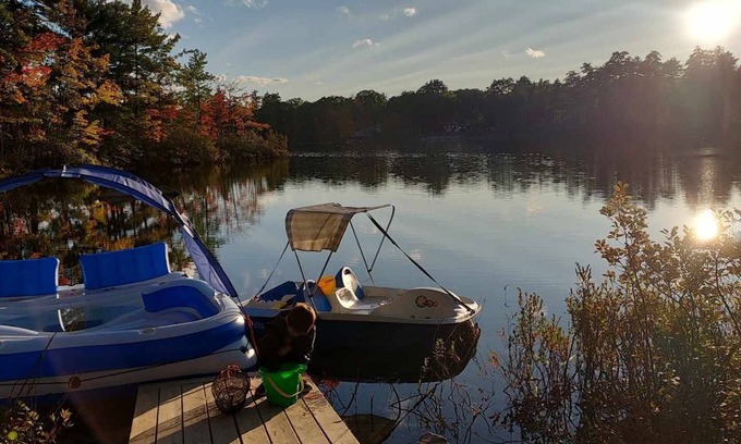Ossipee Haus | 5br, private beach, waterfront for year round fun. Close to Ski and trials.