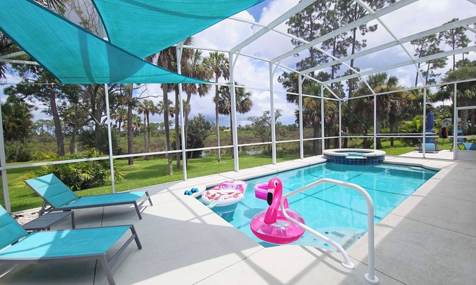 Palm Harbor Haus | 5BR Retreat | Heated Pool, Spa, Bikes, Views!