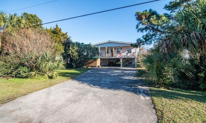 Litchfield by the Sea Haus | 5BR Scenic View 3 Minutes to the Beach