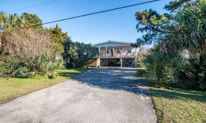 Litchfield by the Sea Haus | 5BR Scenic View 3 Minutes to the Beach