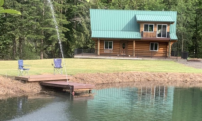 Oakridge Kabine | 6 BDRM Log Cabin on Big Fall Creek