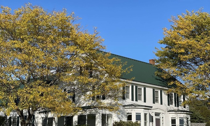 Jefferson Haus | 6 bedroom Historic Farmhouse w/ stunning Lakeview