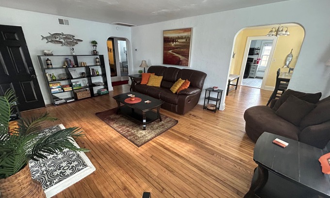 Northeast Virginia Beach Hütte | 6 Block to oceanfront and in the center of the vibe district!