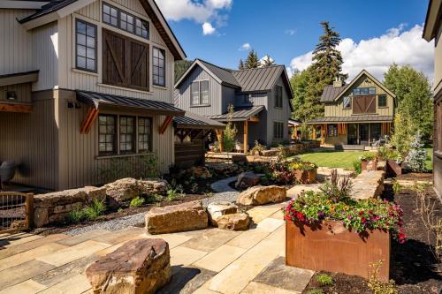 Crested Butte Haus | 6-Cottage Bundle at Academy Place
