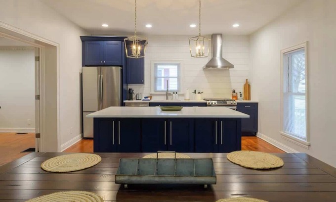 Three Oaks Wohnung | 6-Guest Apt Steps to Journeyman & Downtown 3 Oaks!