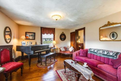 White Haven Haus | 6 Mi to Hickory Run Park Victorian Home with Porch