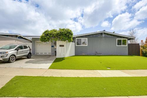 Clairemont Haus | 6 Mi to Pacific Beach Pet-Friendly San Diego Home