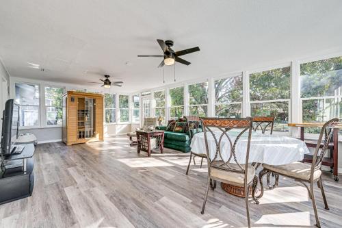 Lake Tarpon Estates Haus | 6 Mi to Sponge Docks Lake Tarpon Getaway with Dock!