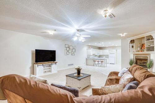 Lima Wohnung | 6 Mi to Town Peaceful Lima Home!