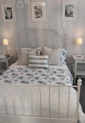 Leamington Bed & Breakfast | 66 Chaucer B&B with Complimentary Breakfast