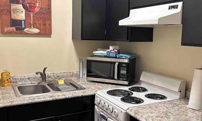 Eugene Wohnung | 6B - Comfy Studio near U of O and Downtown