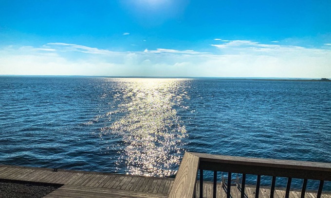 Harvey Cedars Haus | 6bdrm Unobstructed Bay Front Views Minutes from the Beach